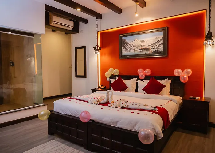 Evara Boutique Hotel *